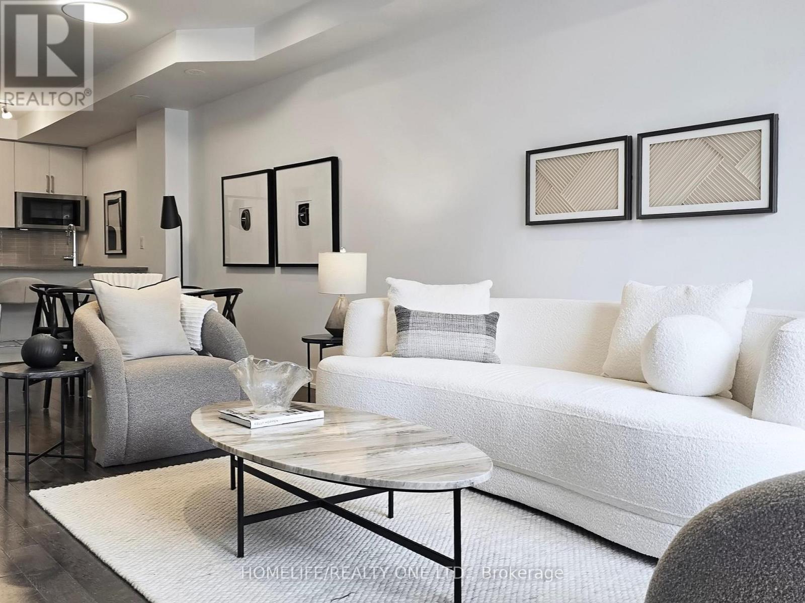 1076 Lansdowne Avenue, Toronto, Ontario  M6H 4H2 - Photo 3 - W12945286