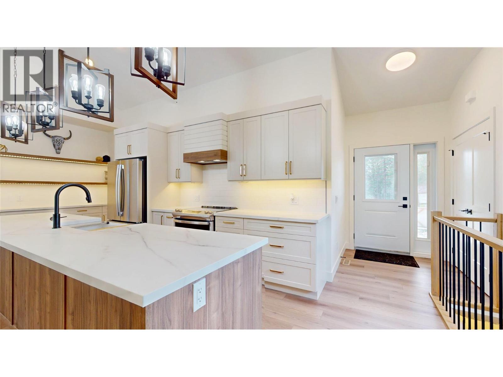 427 Wildstone Close N, Cranbrook, British Columbia  V1C 0G4 - Photo 4 - 10383731