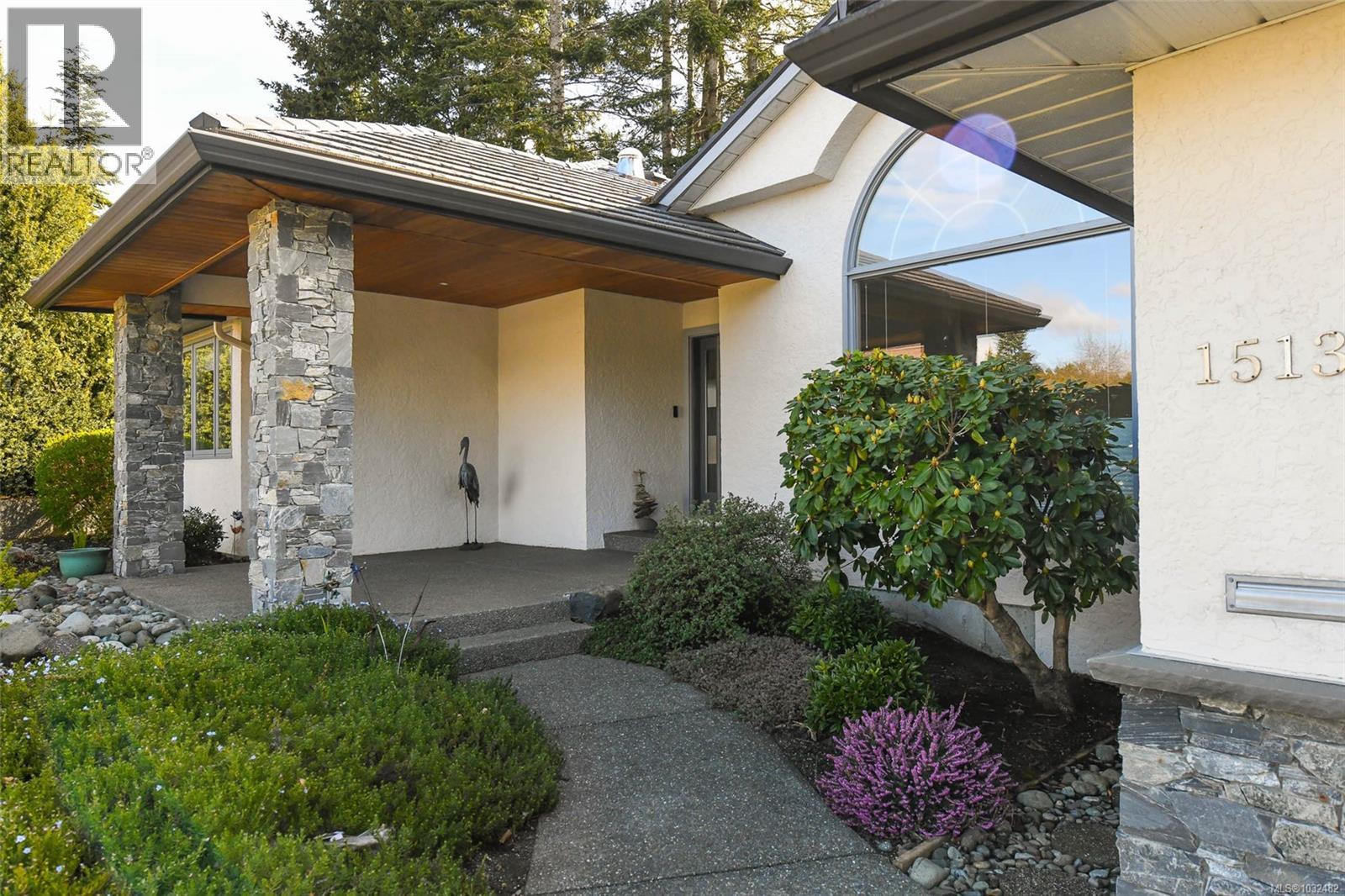 1513 Juniper Pl, Comox, British Columbia  V9M 1A2 - Photo 3 - 1032482