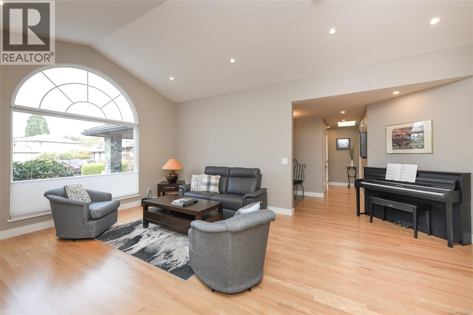 1513 Juniper Pl, Comox, British Columbia  V9M 1A2 - Photo 8 - 1032482