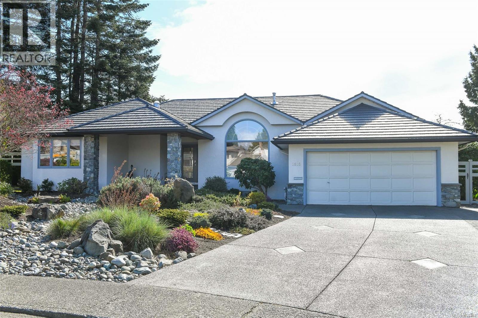 1513 Juniper Pl, Comox, British Columbia  V9M 1A2 - Photo 2 - 1032482