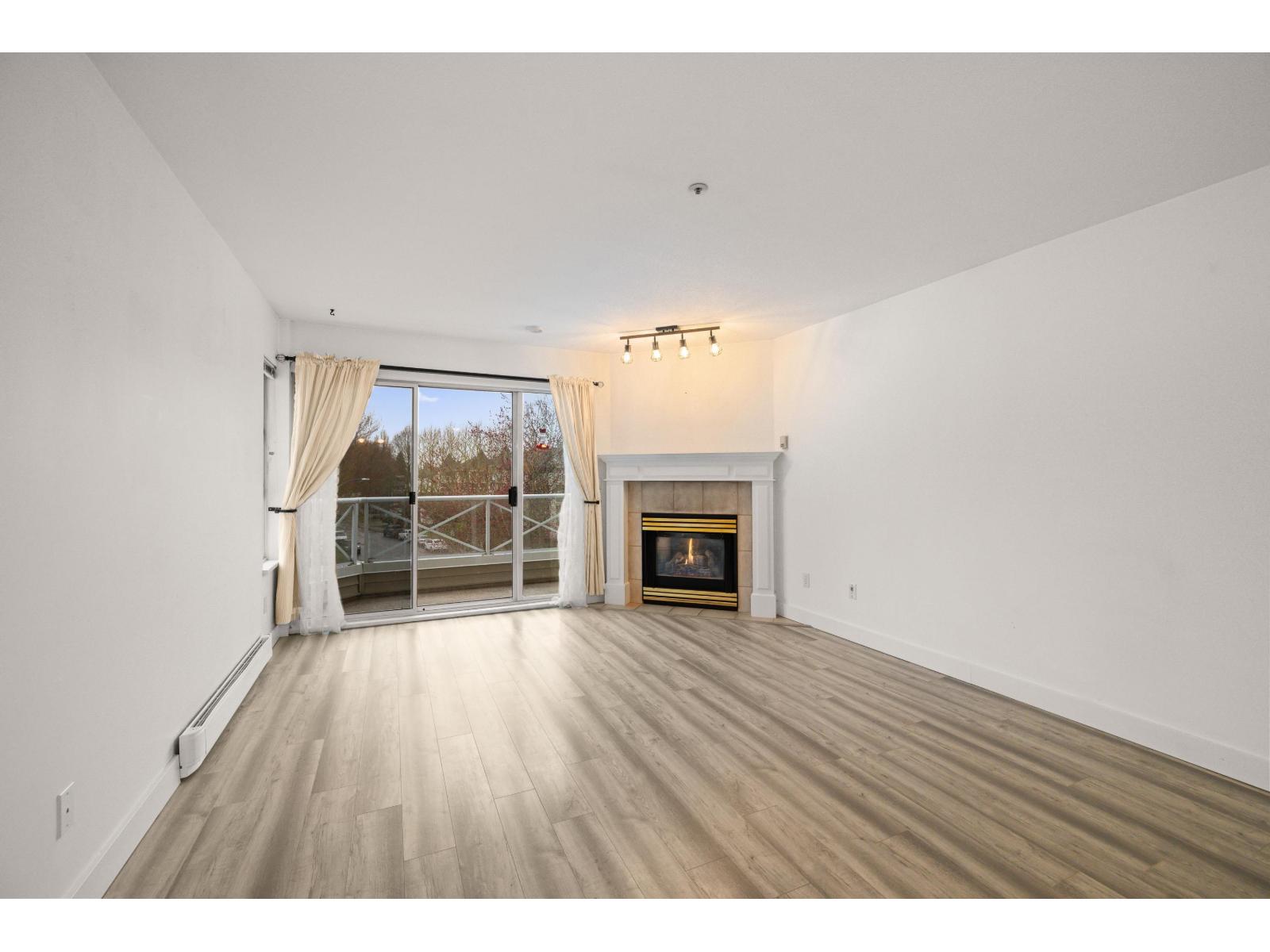 302 5556 201a Street, Langley, British Columbia  V3A 8K5 - Photo 11 - R3111862