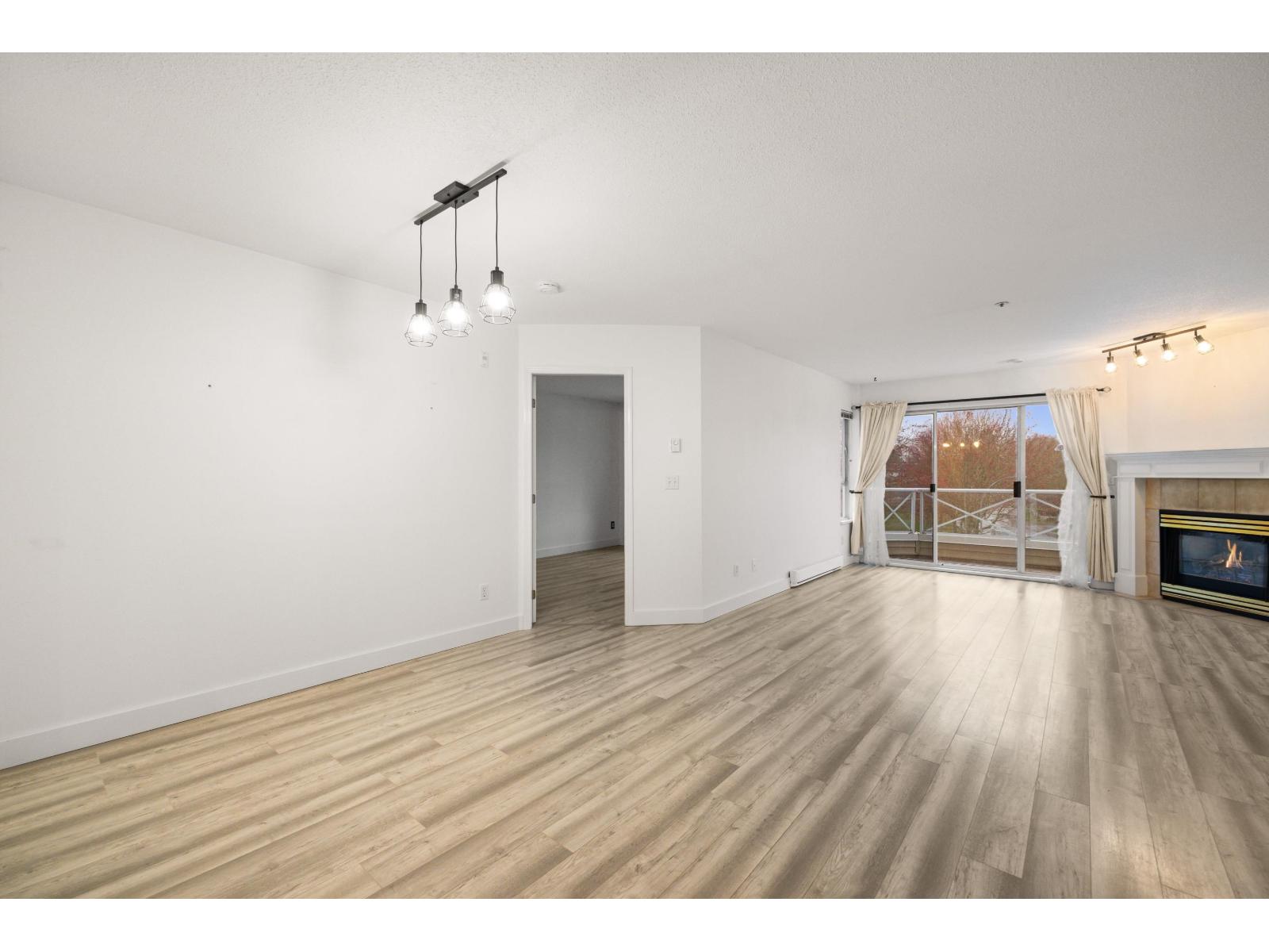 302 5556 201a Street, Langley, British Columbia  V3A 8K5 - Photo 6 - R3111862