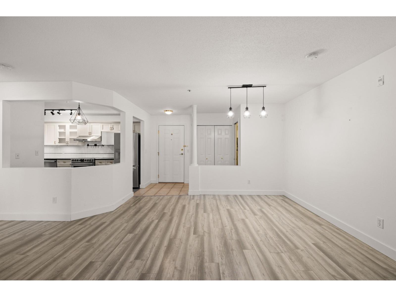 302 5556 201a Street, Langley, British Columbia  V3A 8K5 - Photo 9 - R3111862