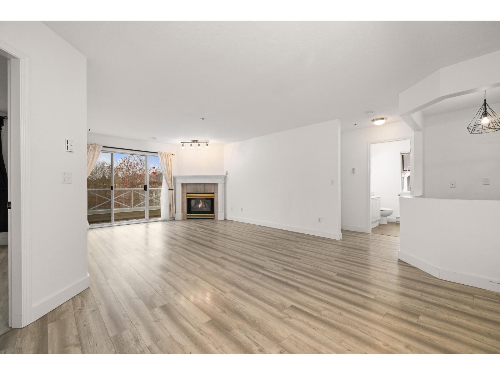 302 5556 201a Street, Langley, British Columbia  V3A 8K5 - Photo 17 - R3111862