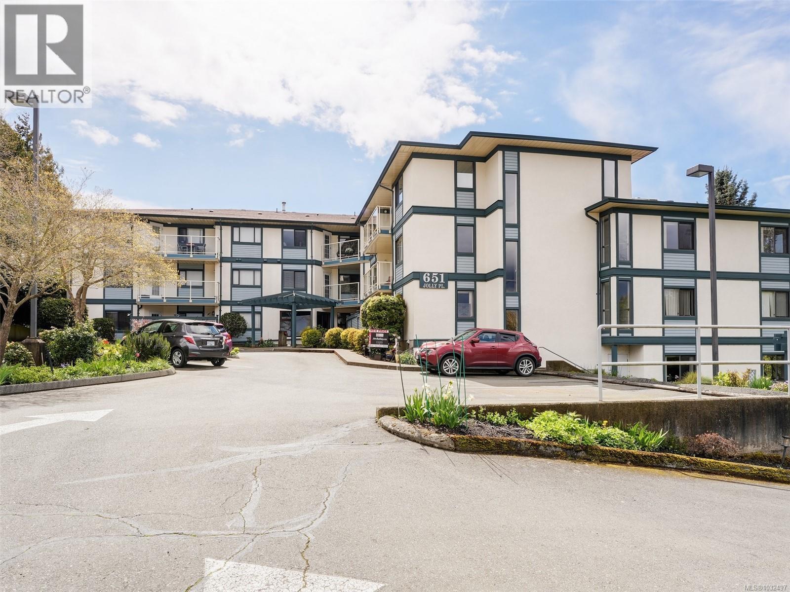 208 651 Jolly Pl, Saanich, British Columbia  V8N 1J4 - Photo 1 - 1032497