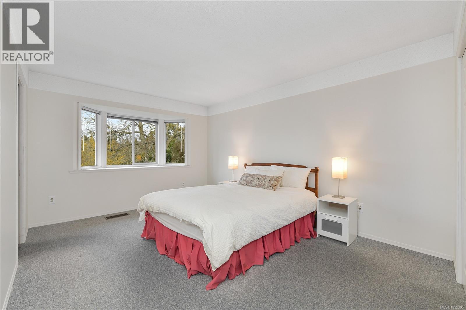 2218 Edgelow St, Saanich, British Columbia  V8N 1R5 - Photo 18 - 1032395