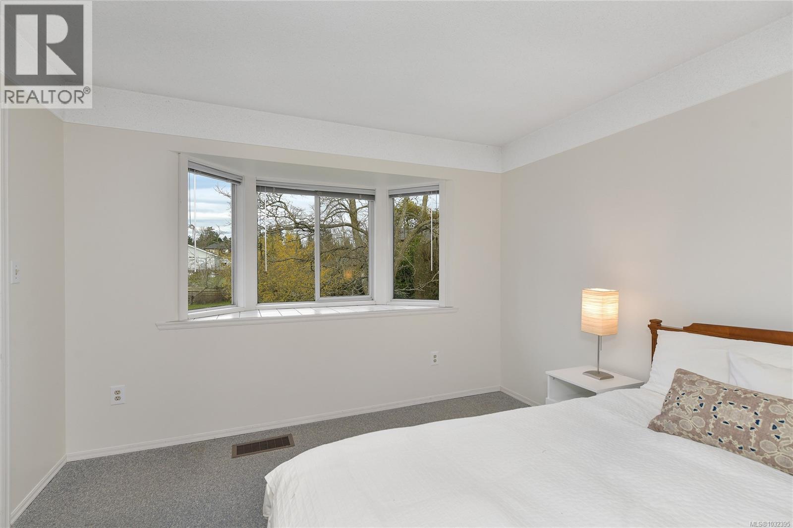 2218 Edgelow St, Saanich, British Columbia  V8N 1R5 - Photo 19 - 1032395