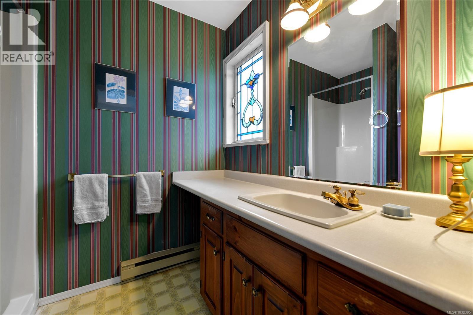 2218 Edgelow St, Saanich, British Columbia  V8N 1R5 - Photo 20 - 1032395