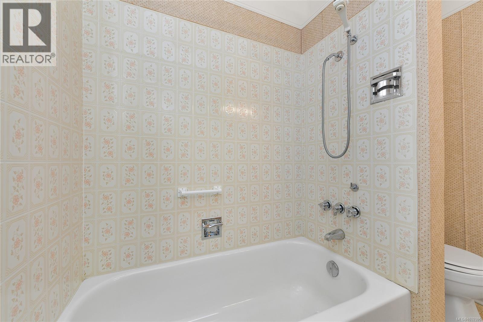 2218 Edgelow St, Saanich, British Columbia  V8N 1R5 - Photo 26 - 1032395