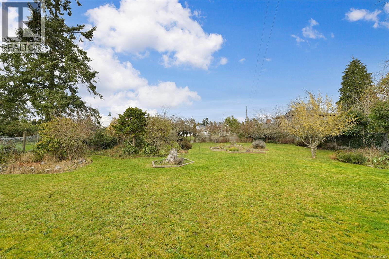 2218 Edgelow St, Saanich, British Columbia  V8N 1R5 - Photo 31 - 1032395