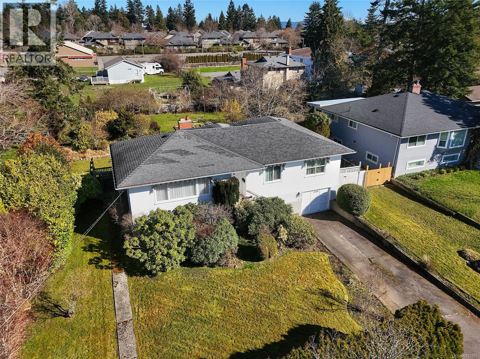 2218 Edgelow St, Saanich, British Columbia  V8N 1R5 - Photo 46 - 1032395