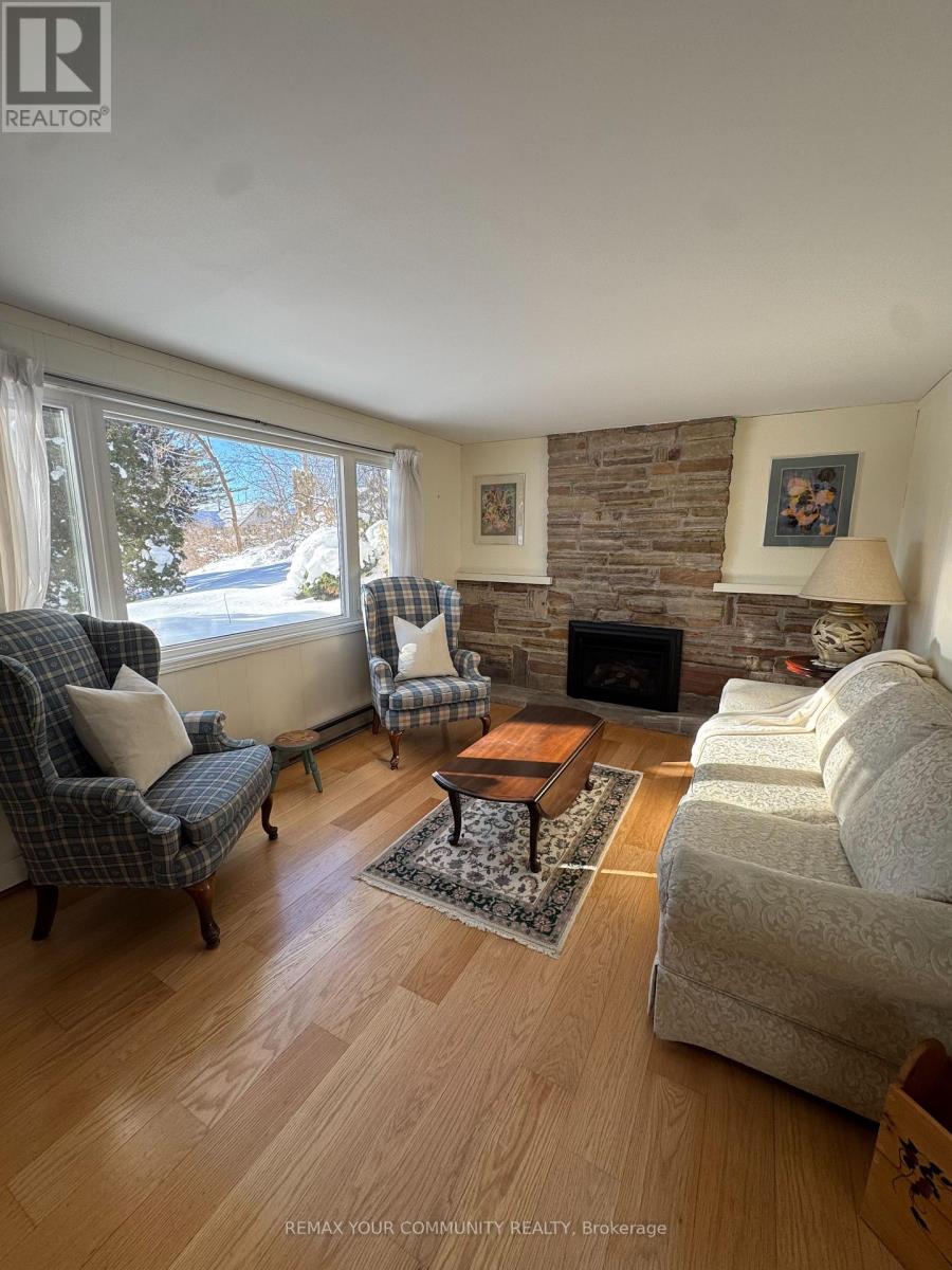 258 Lakeview Boulevard, Georgina, Ontario  L4P 2Y3 - Photo 4 - N12752464