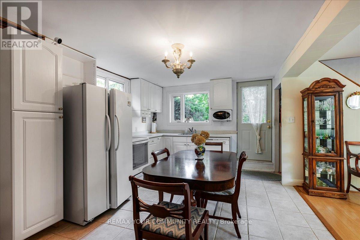 258 Lakeview Boulevard, Georgina, Ontario  L4P 2Y3 - Photo 6 - N12752464