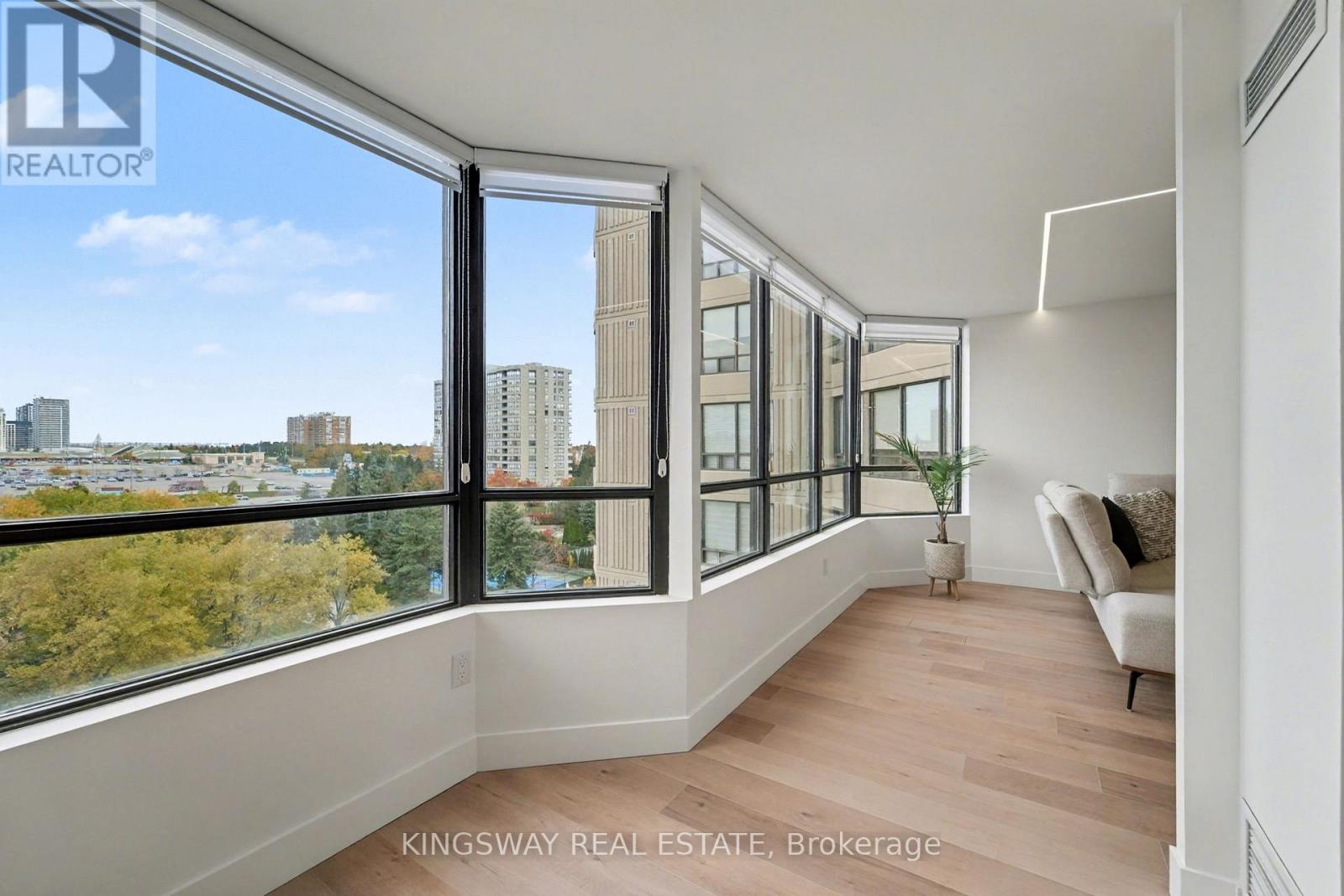 712 - 7420 Bathurst Street, Vaughan, Ontario  L4J 6X4 - Photo 4 - N12931022