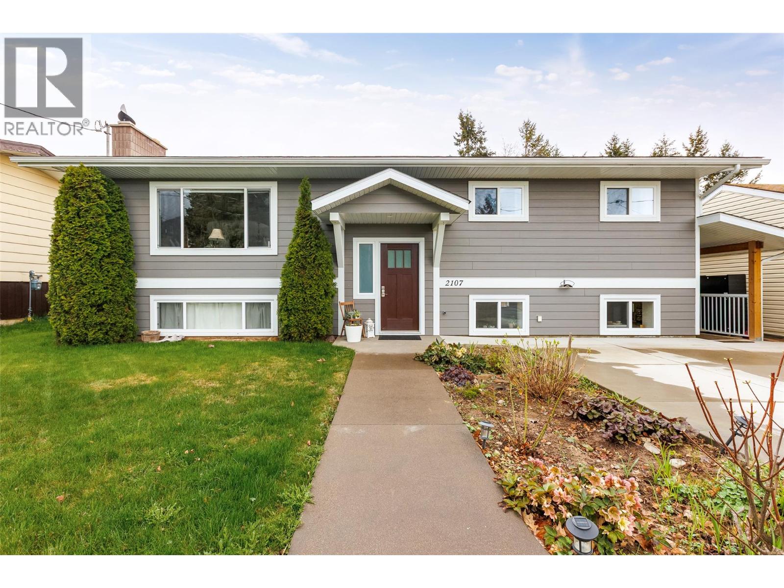 2107 Ash Street, Creston, British Columbia  V0B 1G5 - Photo 1 - 10383783