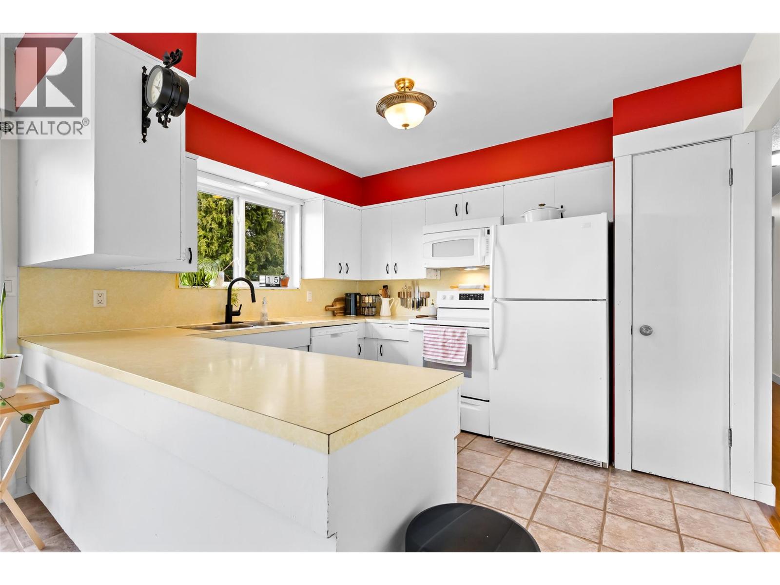 2107 Ash Street, Creston, British Columbia  V0B 1G5 - Photo 11 - 10383783
