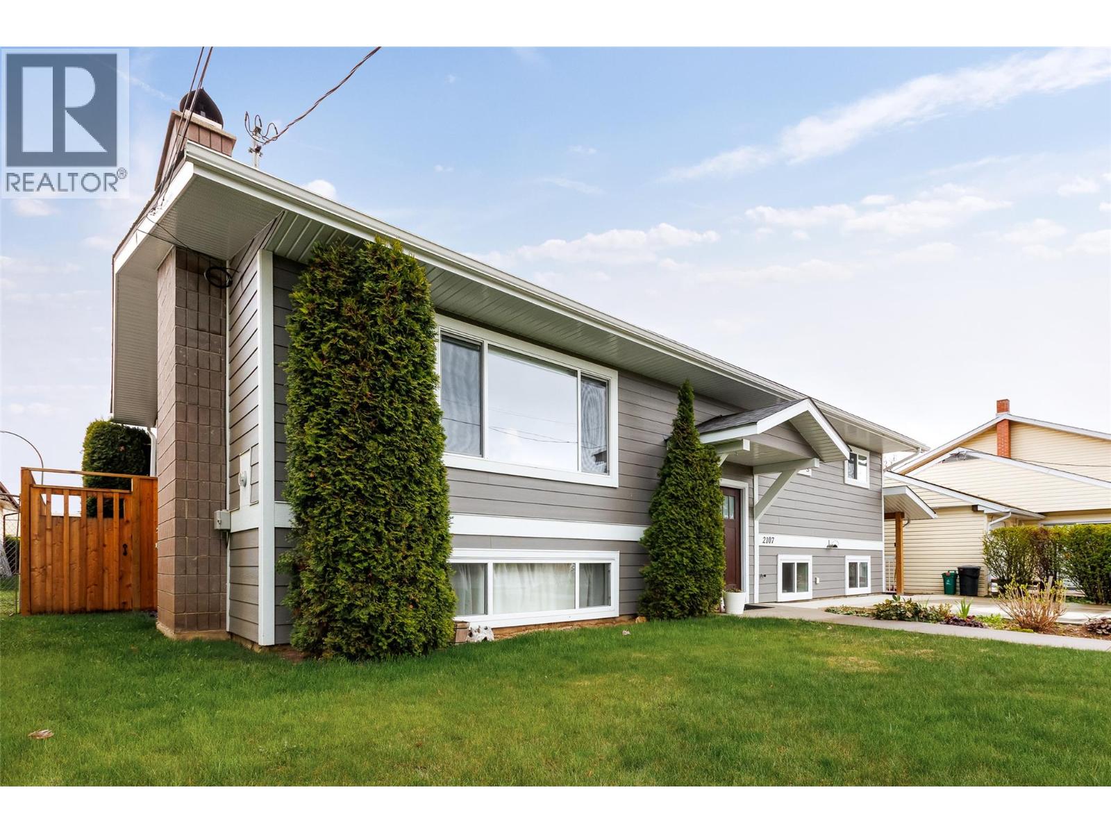 2107 Ash Street, Creston, British Columbia  V0B 1G5 - Photo 2 - 10383783