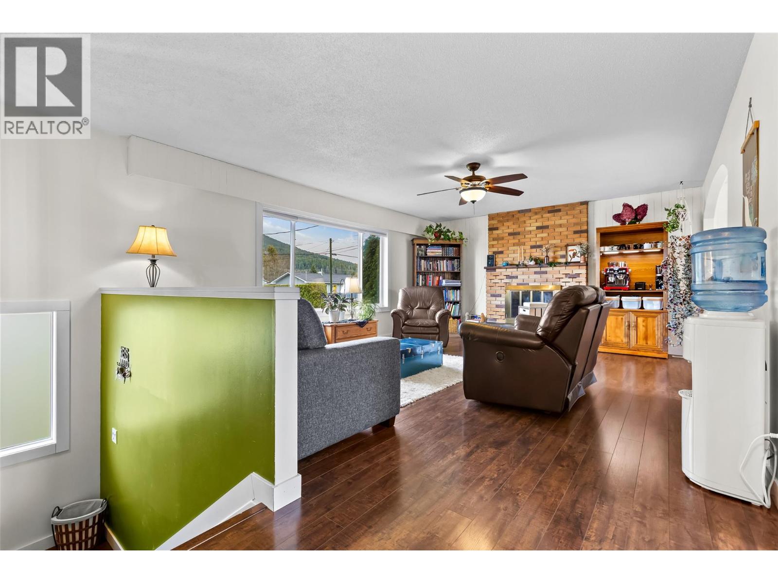 2107 Ash Street, Creston, British Columbia  V0B 1G5 - Photo 4 - 10383783