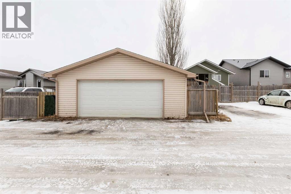 10 Hawthorne Way, Penhold, Alberta  T0M 1R0 - Photo 37 - A2292117