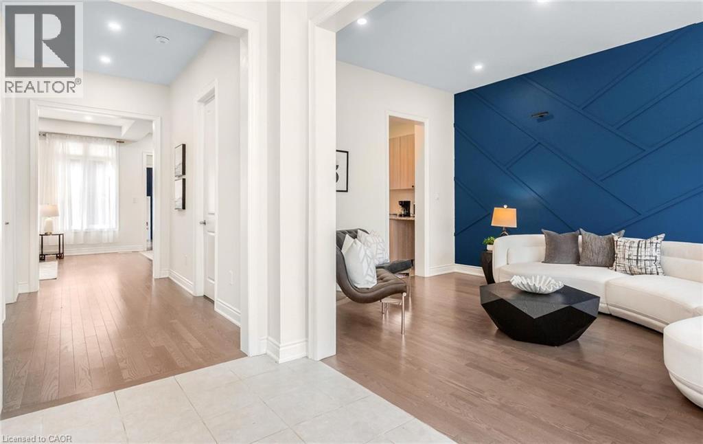 3294 Millicent Avenue, Oakville, Ontario  L6H 0V9 - Photo 4 - 40821350