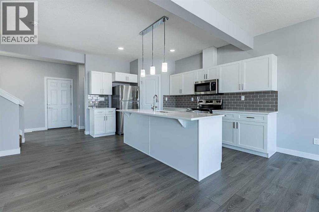 3 Heritage Point, Cochrane, Alberta  T4C 3K7 - Photo 7 - A2291276