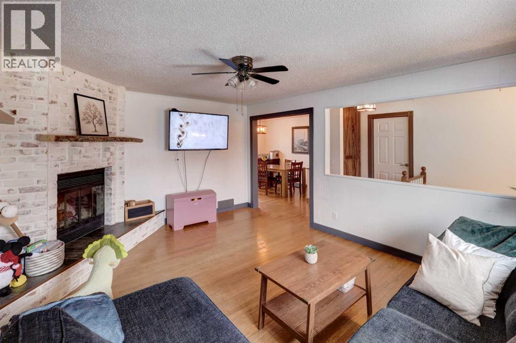 1816 Meadowbrook Drive Se, Airdrie, Alberta  T4A 1V4 - Photo 6 - A2290825