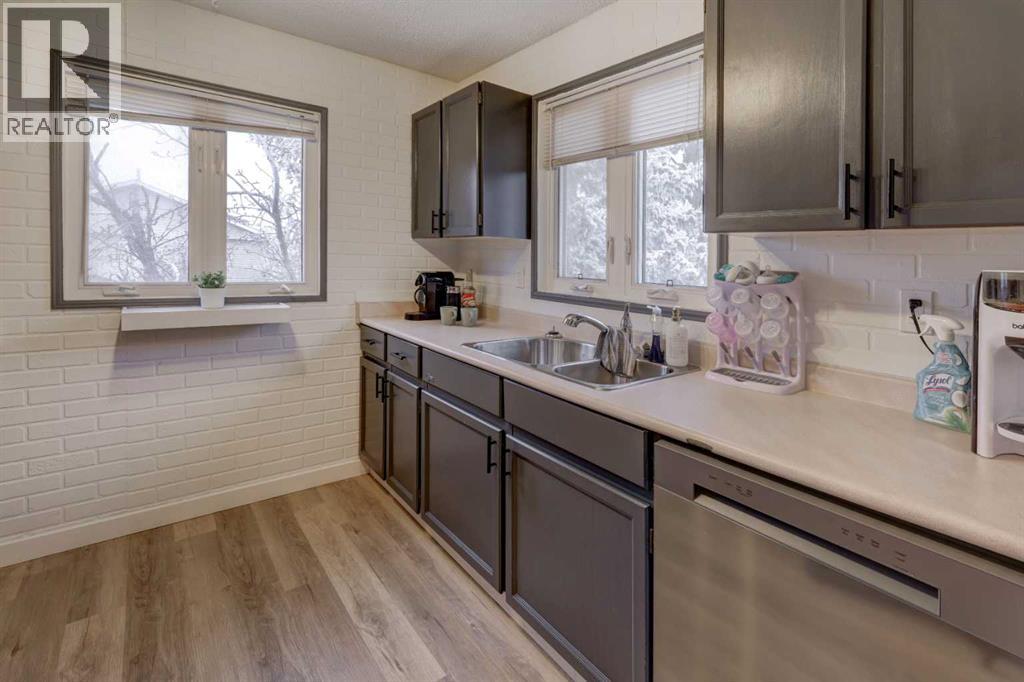 1816 Meadowbrook Drive Se, Airdrie, Alberta  T4A 1V4 - Photo 9 - A2290825