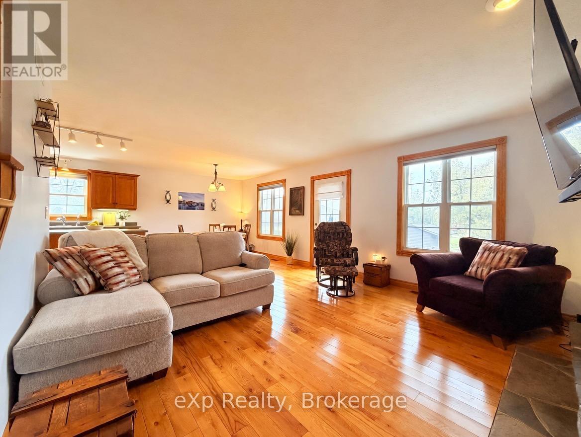 705 Victoria Road, Huron-Kinloss, Ontario  N0G 2R0 - Photo 9 - X13009758