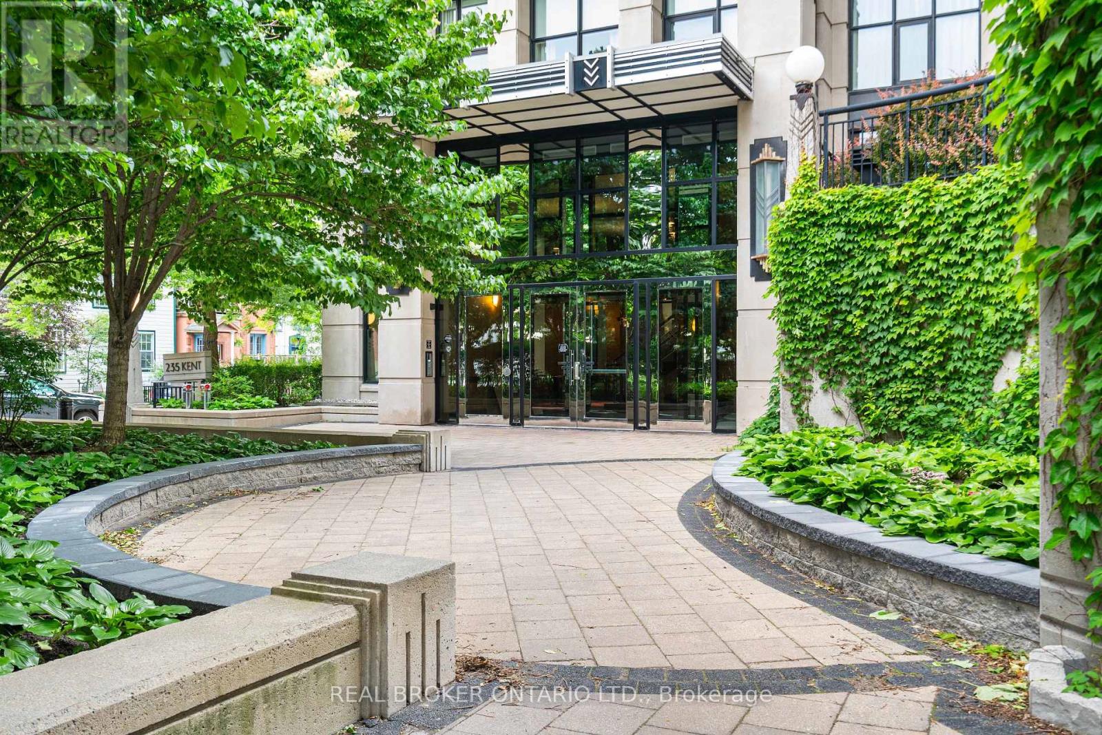 810 - 235 Kent Street, Ottawa, Ontario  K2P 1Z9 - Photo 4 - X13009638