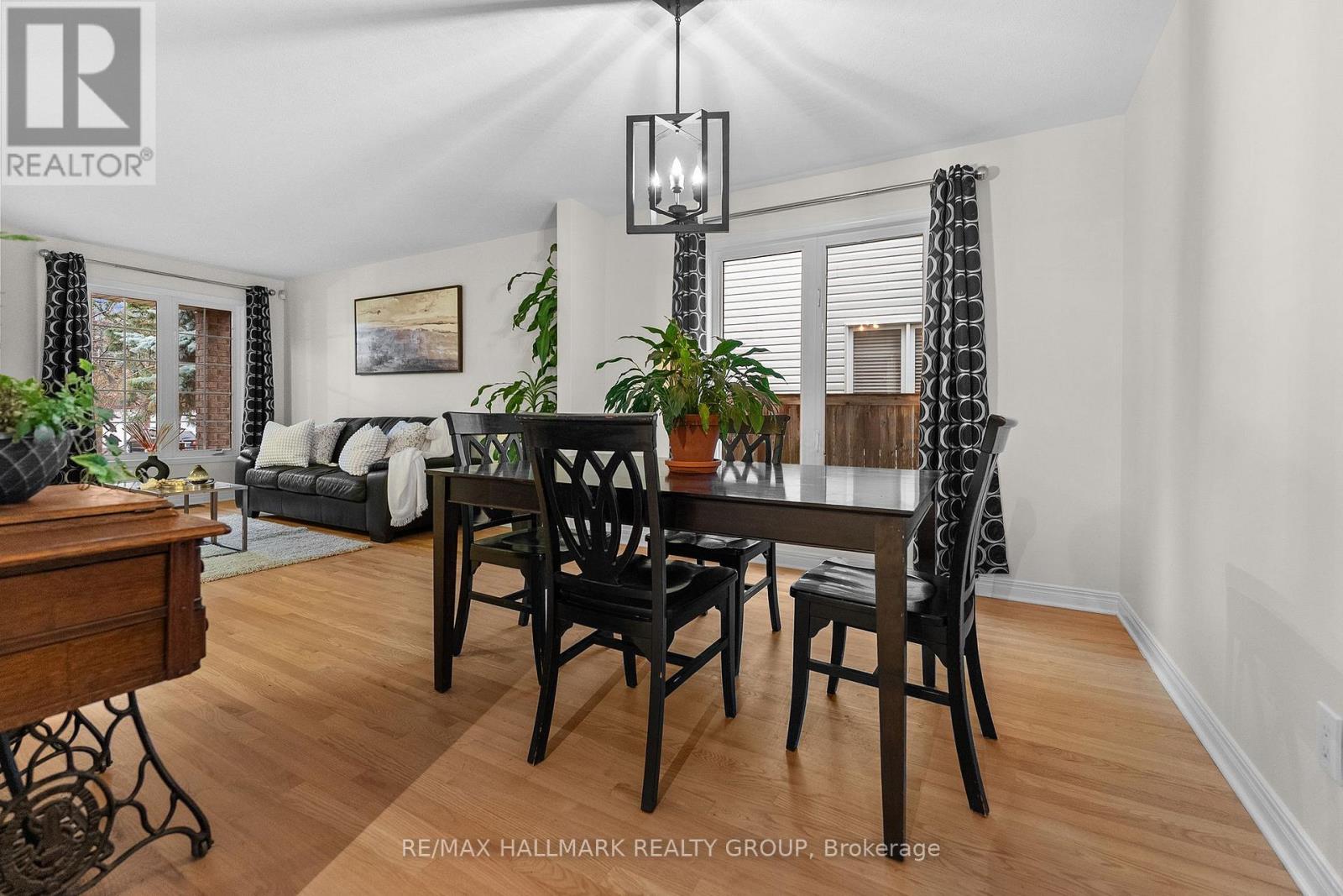 42 Nortoba Crescent, Ottawa, Ontario  K2T 1H5 - Photo 8 - X13009676