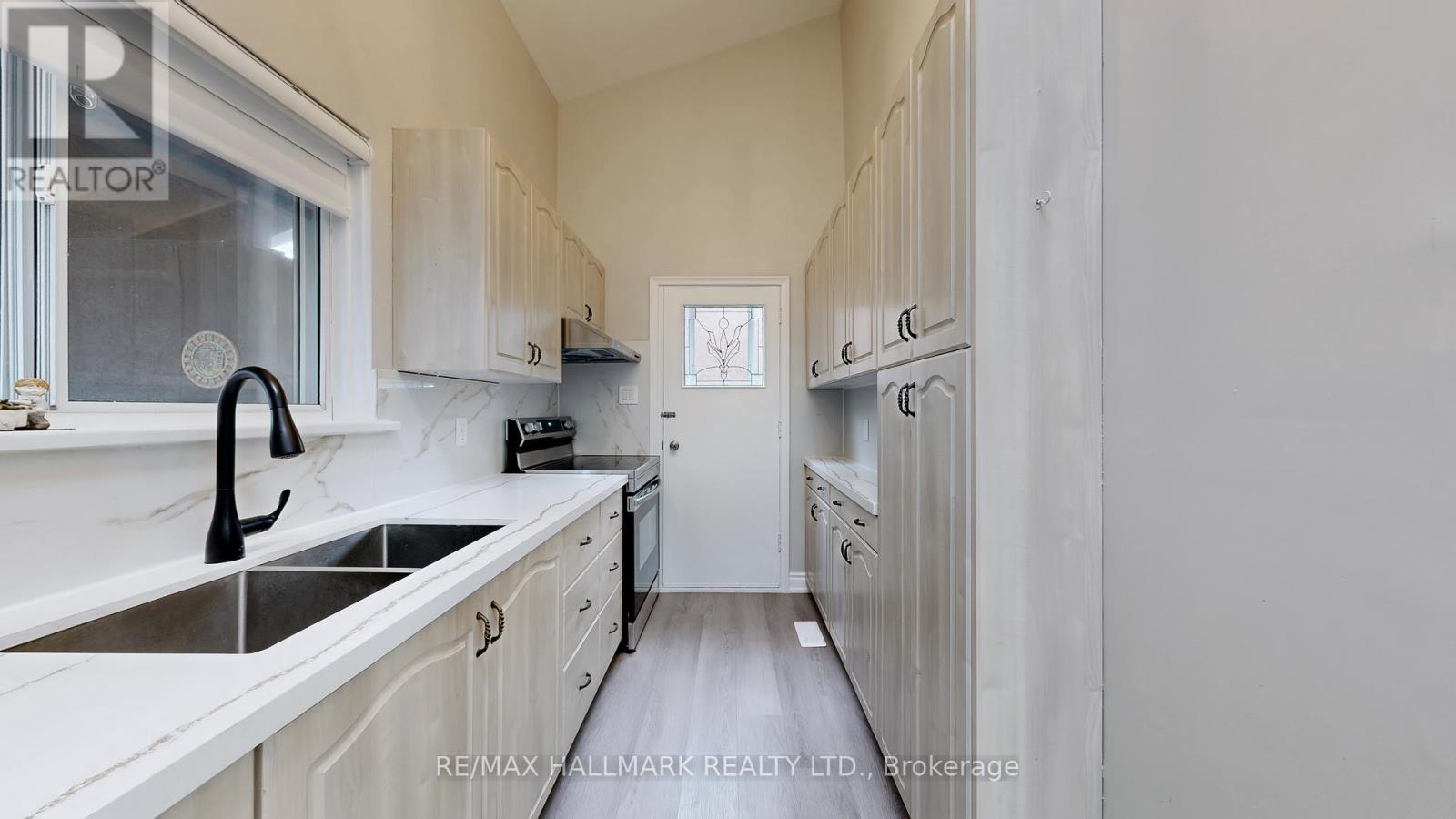 27 Benleigh Drive, Toronto (Woburn), Ontario  M1H 1J1 - Photo 11 - E13009664