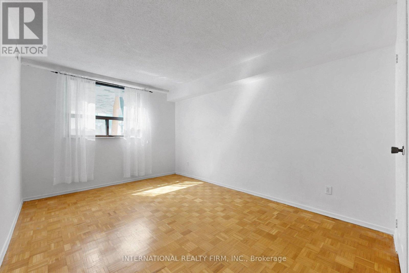 715 - 89 Mccaul Street, Toronto, Ontario  M5T 2X3 - Photo 13 - C13005078