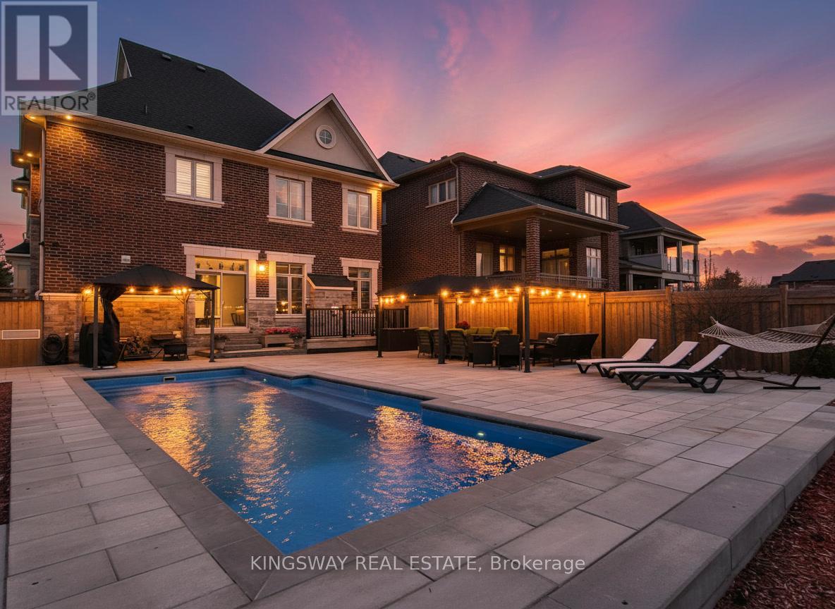 70 BOND CRESCENT, Richmond Hill, Ontario