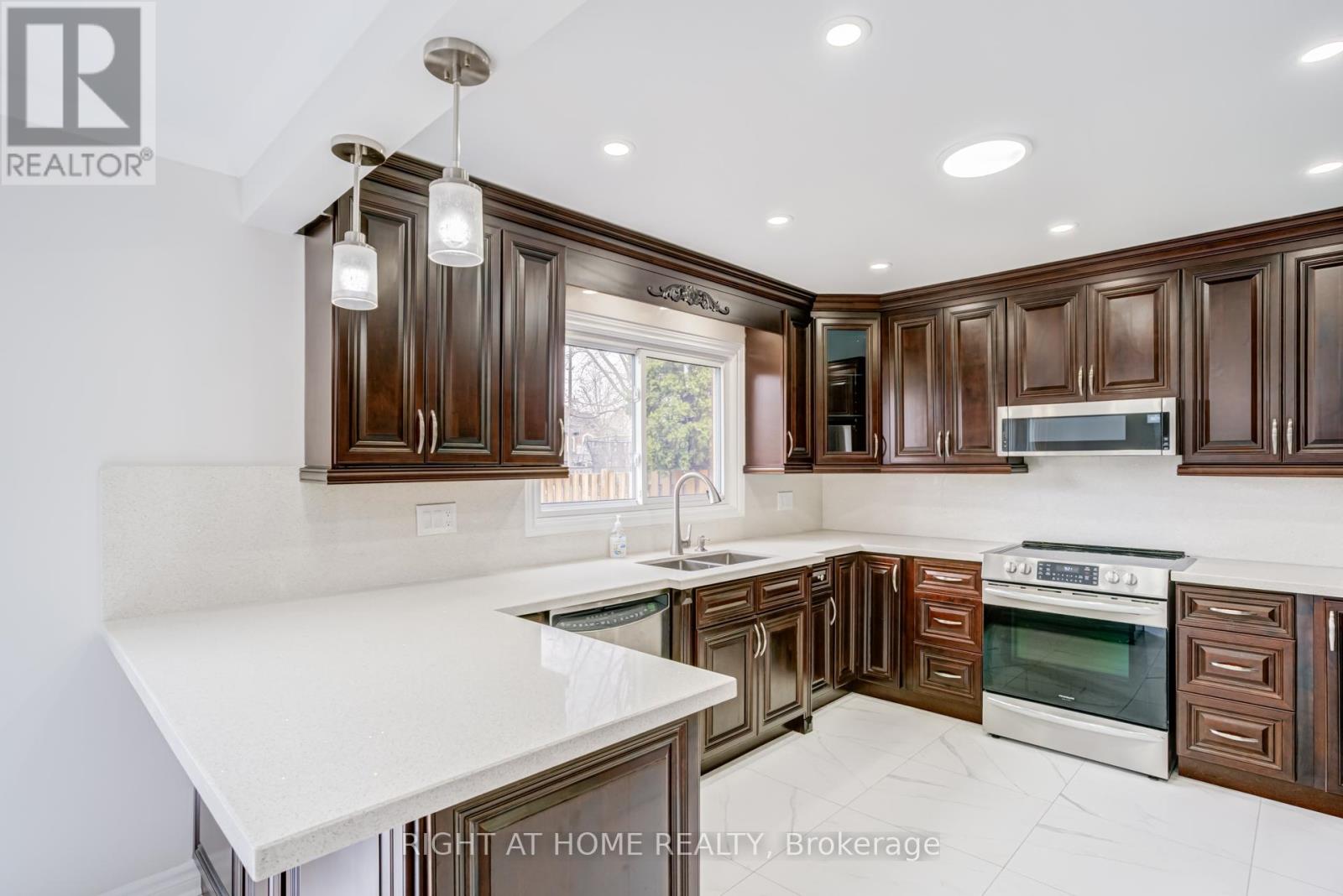 46 Hewlett Crescent, Markham, Ontario  L3P 7J8 - Photo 17 - N13009654