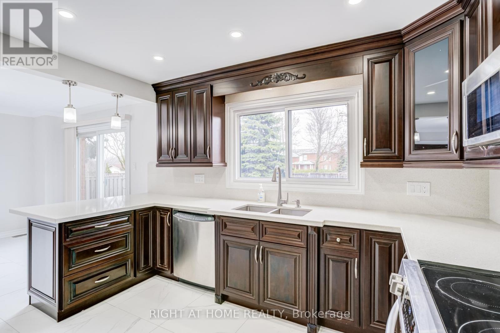 46 Hewlett Crescent, Markham, Ontario  L3P 7J8 - Photo 18 - N13009654