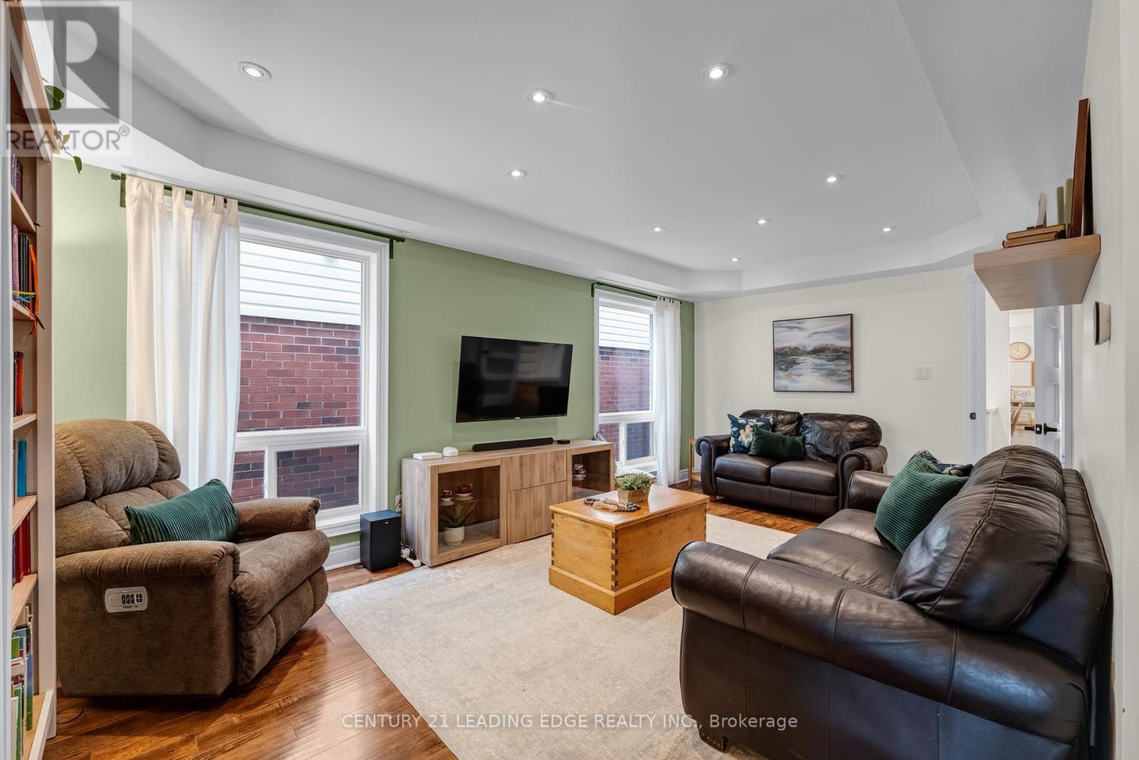 529 Pelletier Court, Newmarket, Ontario  L3X 2N7 - Photo 4 - N13009668