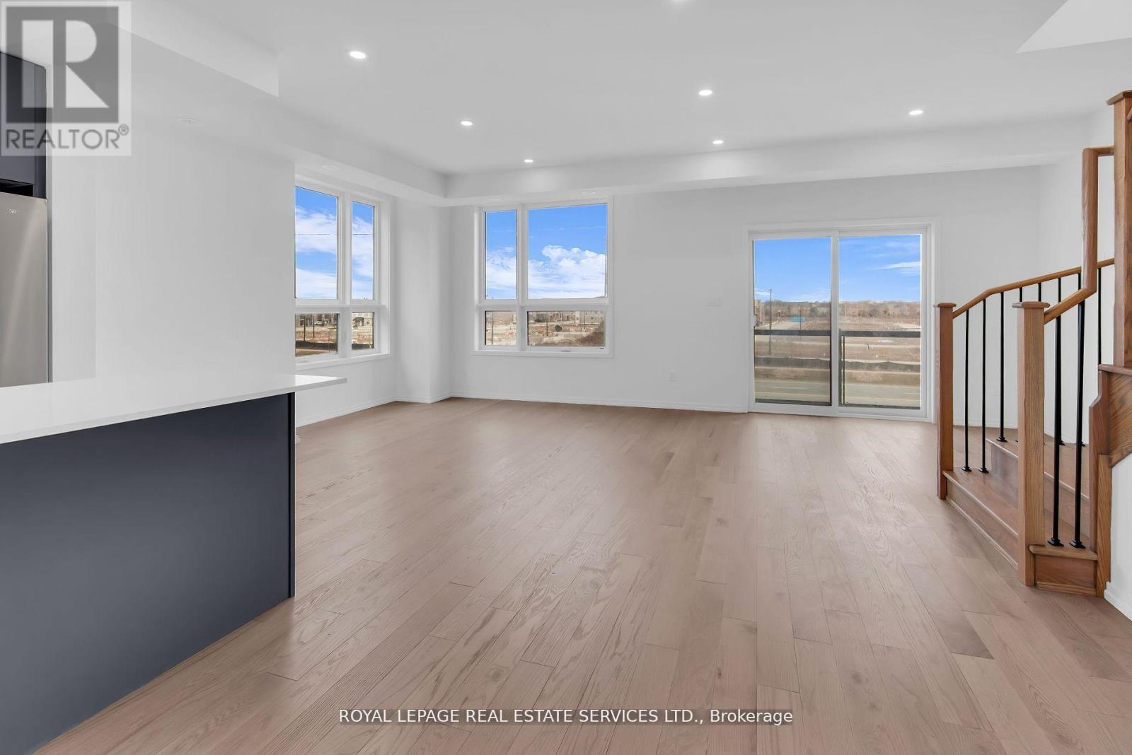 3 - 18 Lytham Green Circle, Newmarket, Ontario  L3Y 0H4 - Photo 13 - N13009716