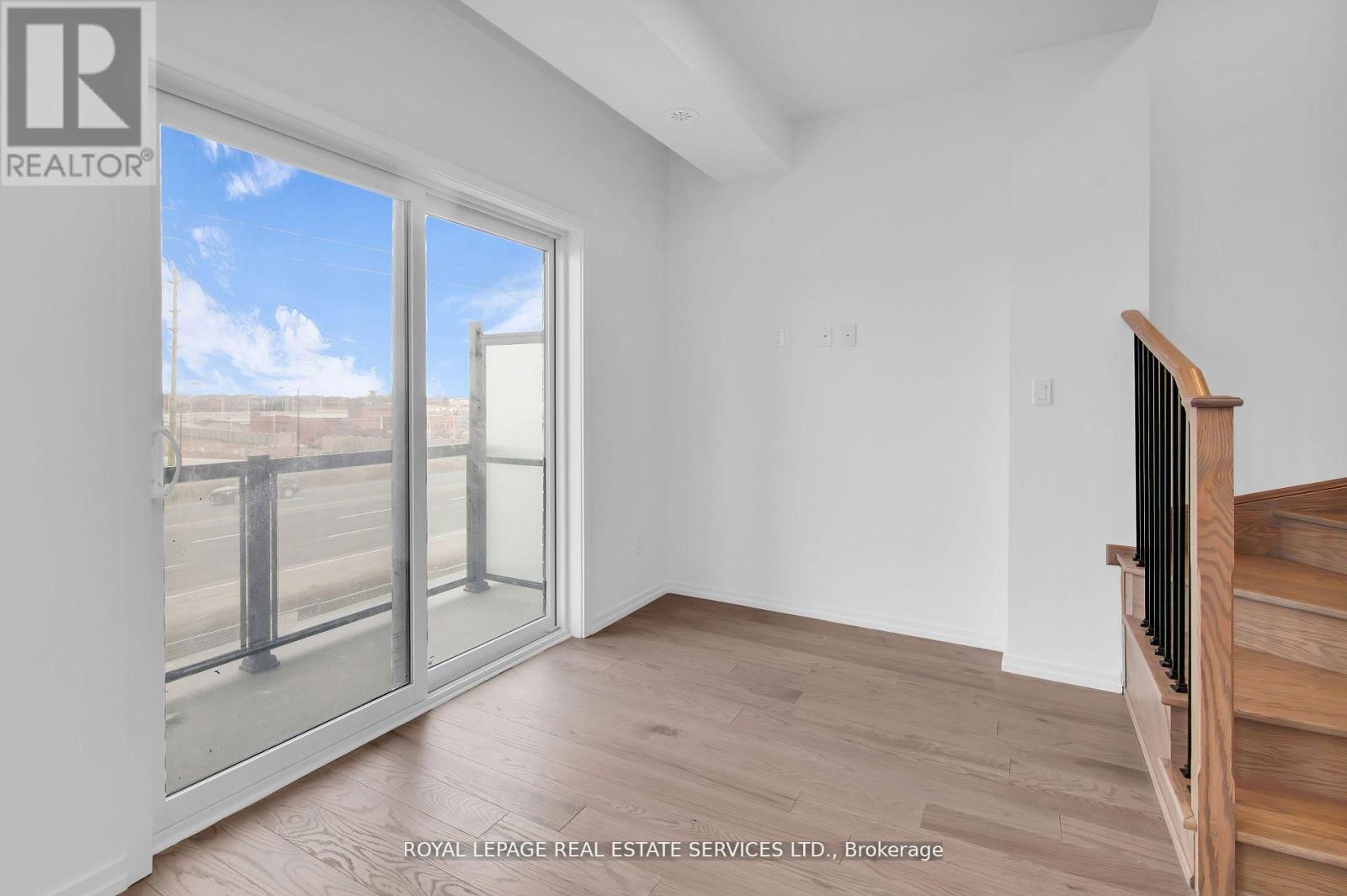 3 - 18 Lytham Green Circle, Newmarket, Ontario  L3Y 0H4 - Photo 21 - N13009716