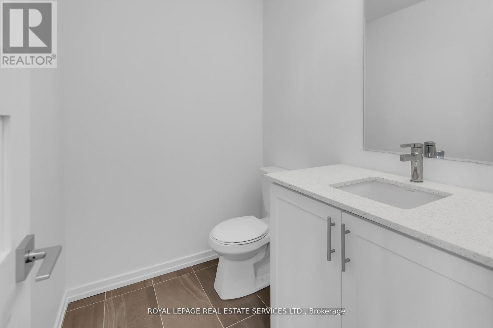 3 - 18 Lytham Green Circle, Newmarket, Ontario  L3Y 0H4 - Photo 24 - N13009716