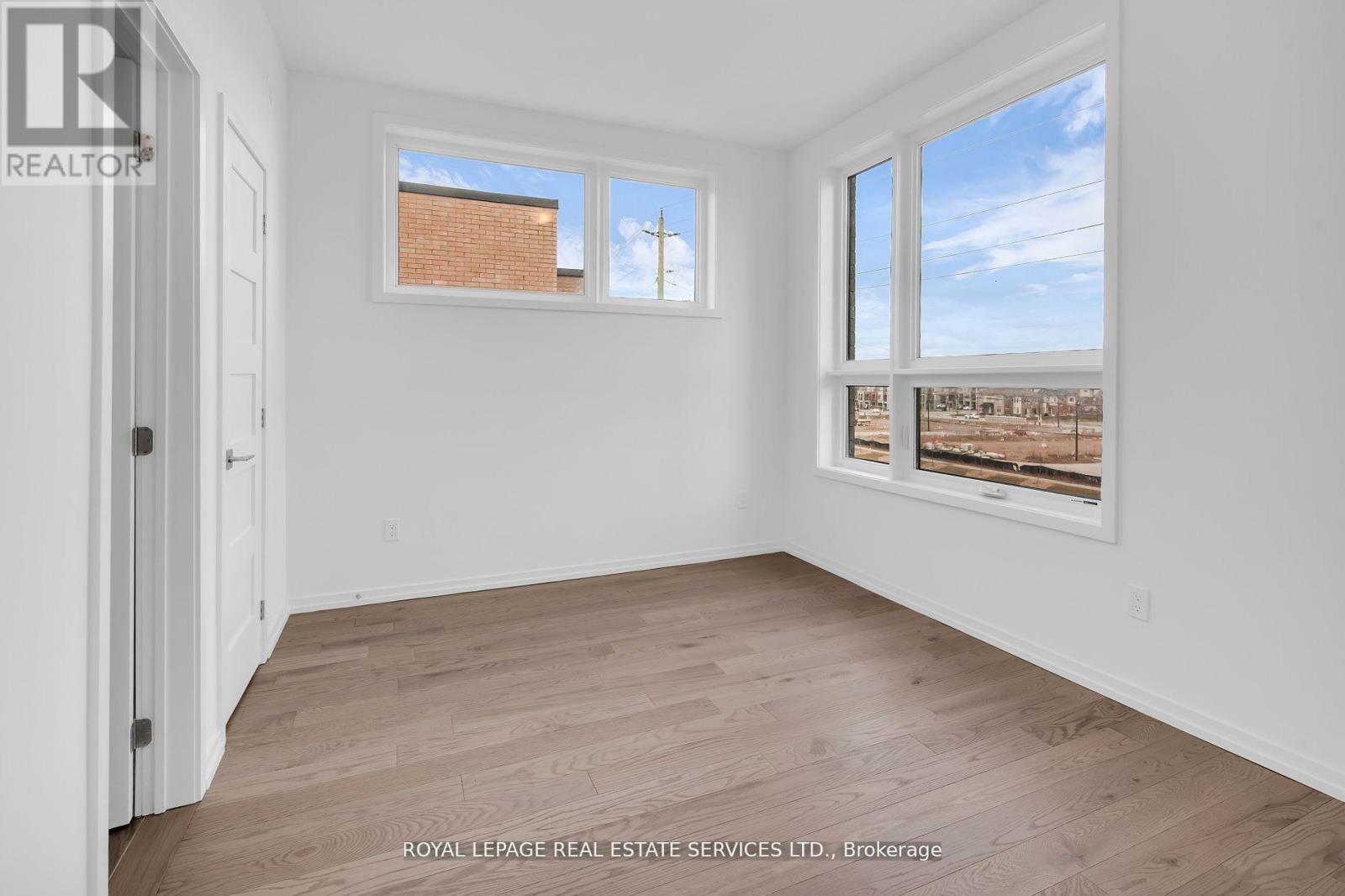 3 - 18 Lytham Green Circle, Newmarket, Ontario  L3Y 0H4 - Photo 27 - N13009716