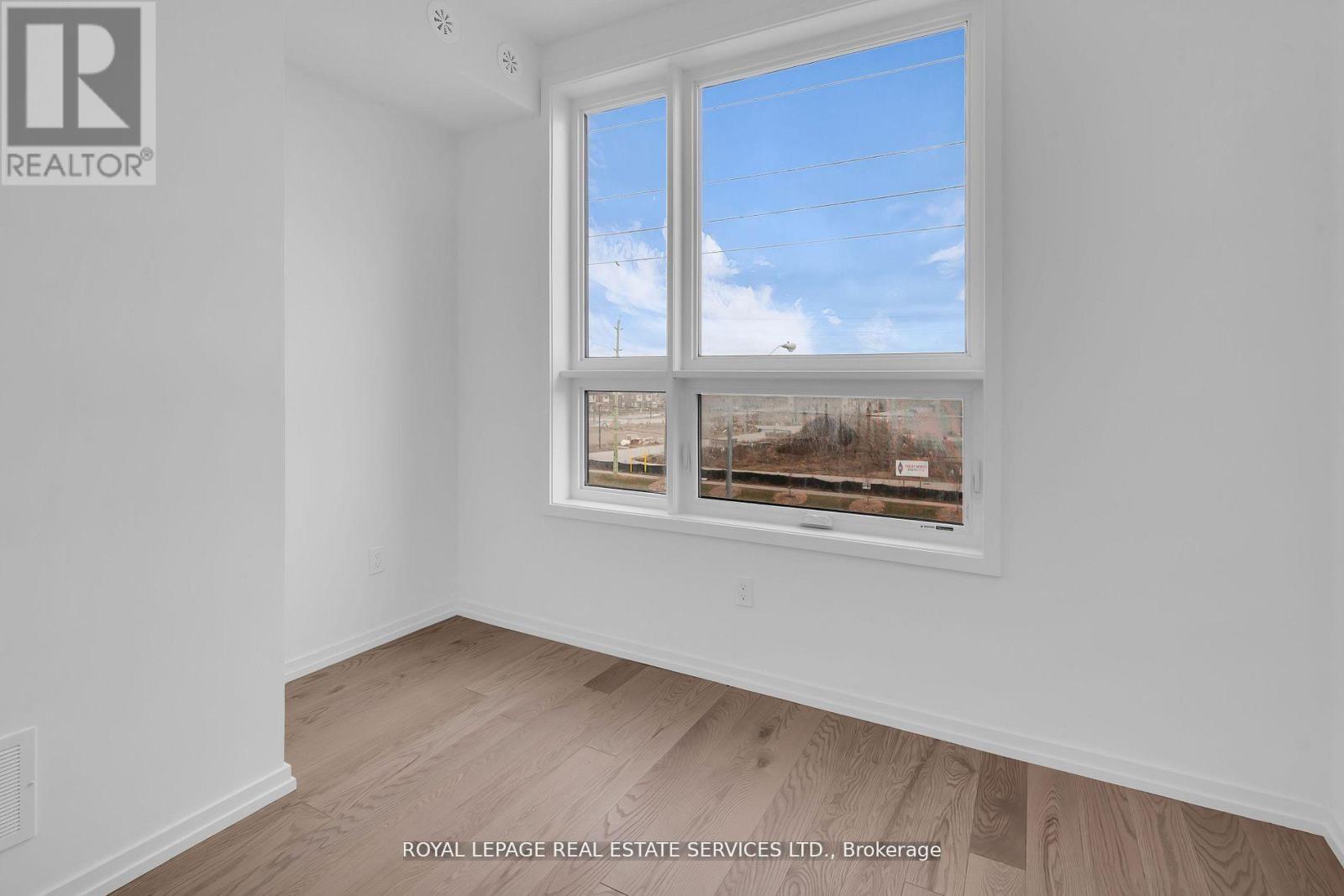 3 - 18 Lytham Green Circle, Newmarket, Ontario  L3Y 0H4 - Photo 33 - N13009716