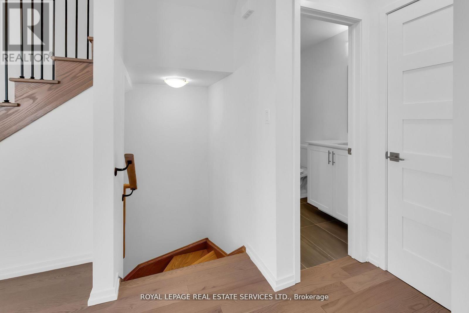 3 - 18 Lytham Green Circle, Newmarket, Ontario  L3Y 0H4 - Photo 4 - N13009716