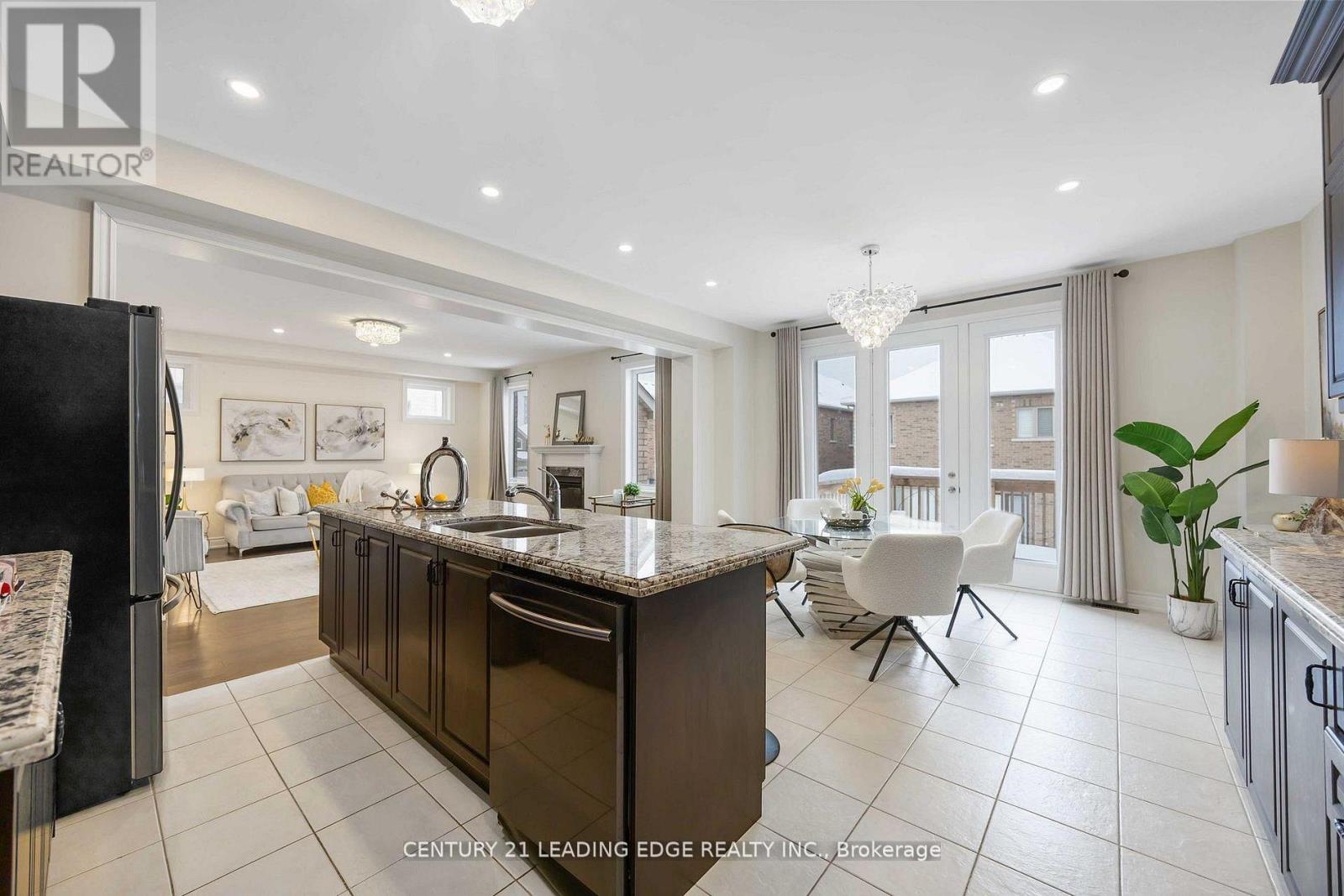 689 Somerville Drive, Newmarket, Ontario  L3X 0J9 - Photo 17 - N13009730