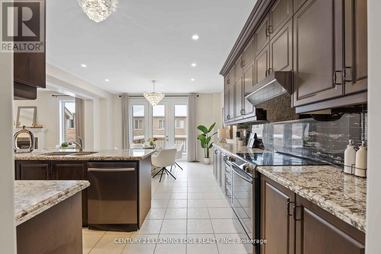 689 Somerville Drive, Newmarket, Ontario  L3X 0J9 - Photo 21 - N13009730