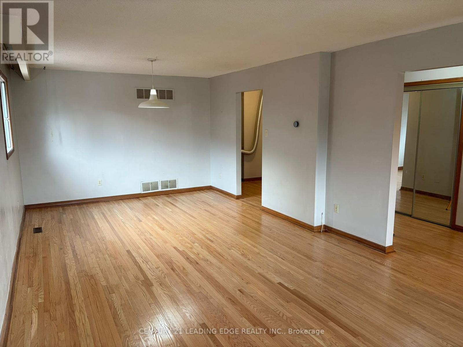 127 Risebrough Circuit, Markham, Ontario  L3R 3E1 - Photo 5 - N13005744