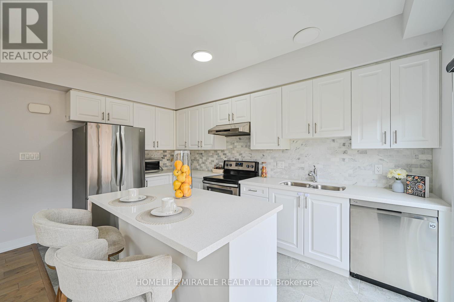 29 Turnberry Lane, Barrie, Ontario  L9J 0M8 - Photo 16 - S13009656