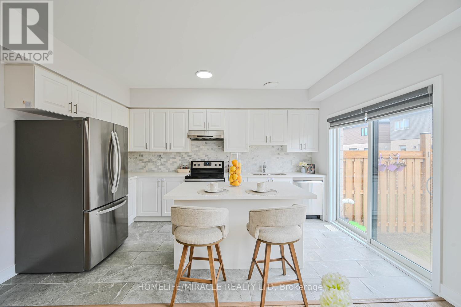 29 Turnberry Lane, Barrie, Ontario  L9J 0M8 - Photo 18 - S13009656