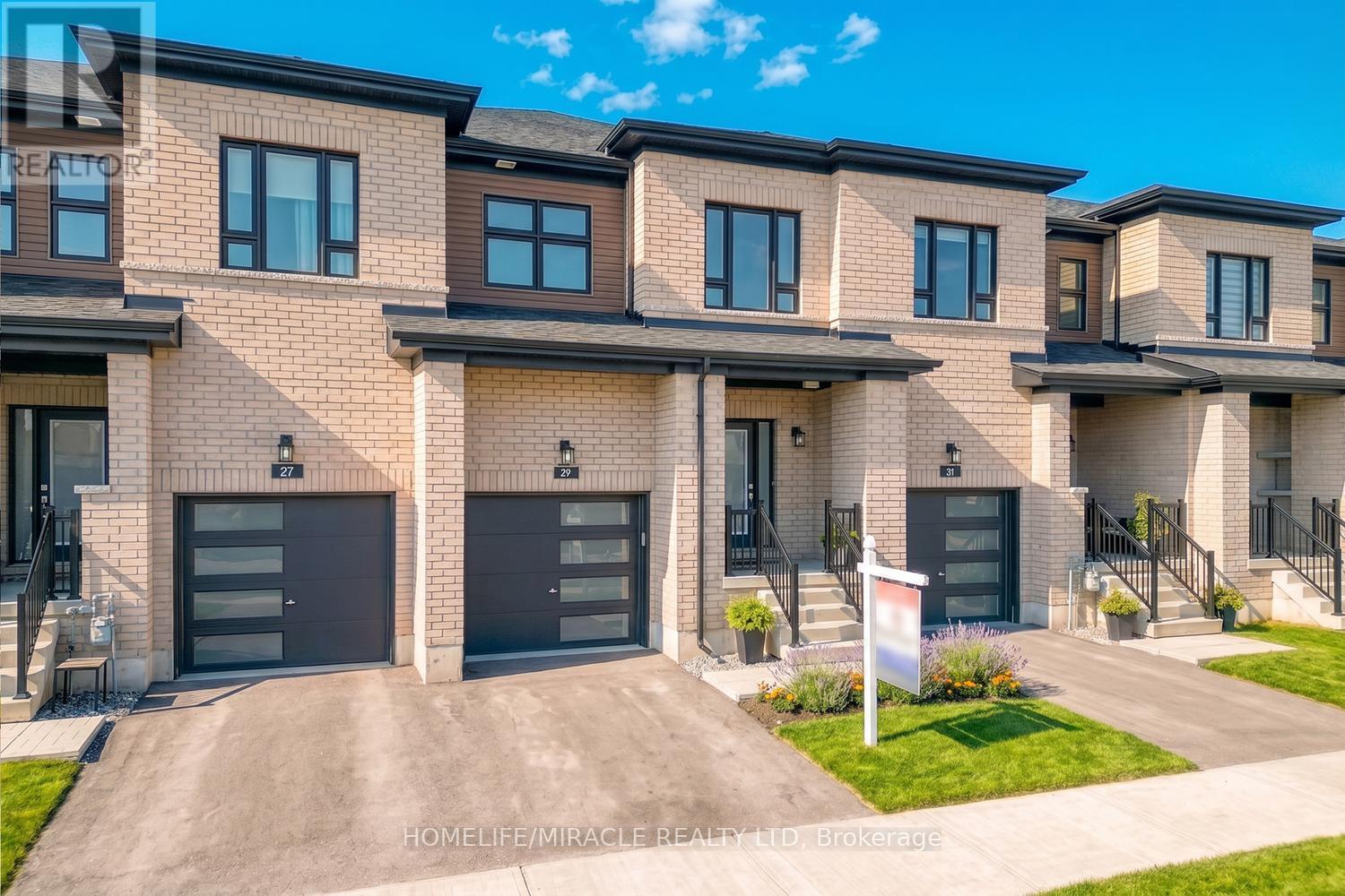 29 Turnberry Lane, Barrie, Ontario  L9J 0M8 - Photo 3 - S13009656