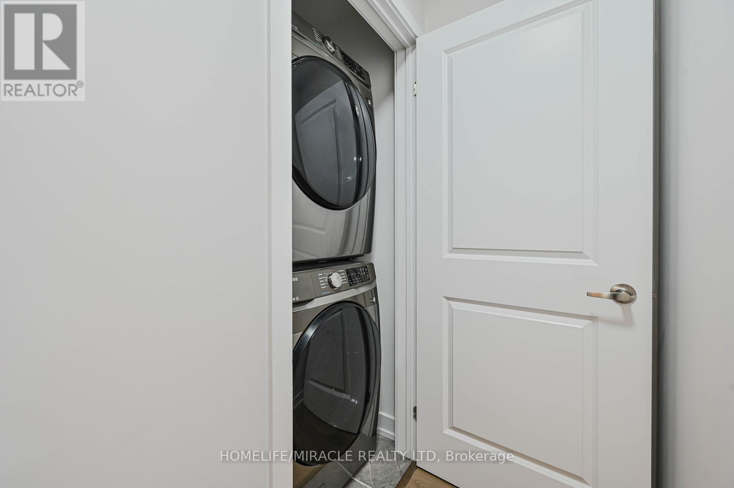 29 Turnberry Lane, Barrie, Ontario  L9J 0M8 - Photo 33 - S13009656